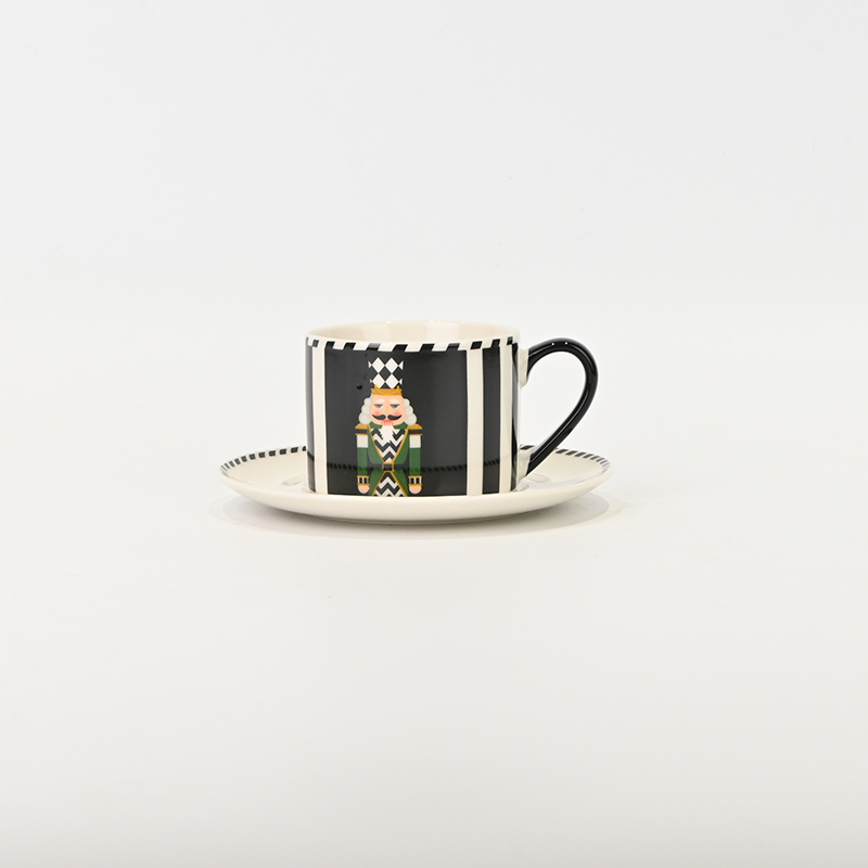 Checkered Soldier Cup&Saucer