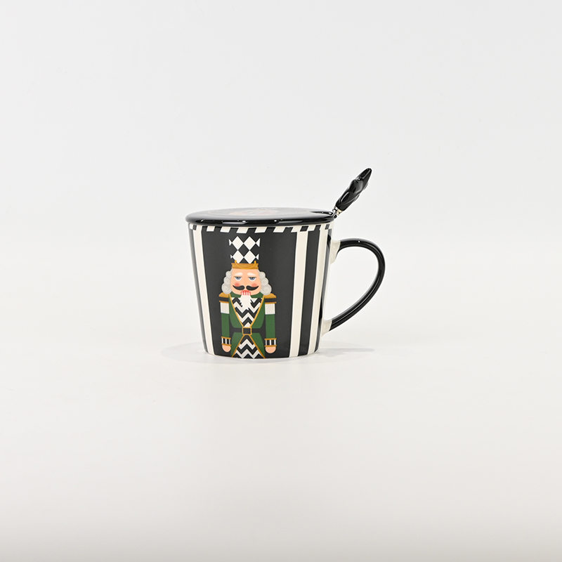 Soldier Series • Checkered Soldier Mug with Lid