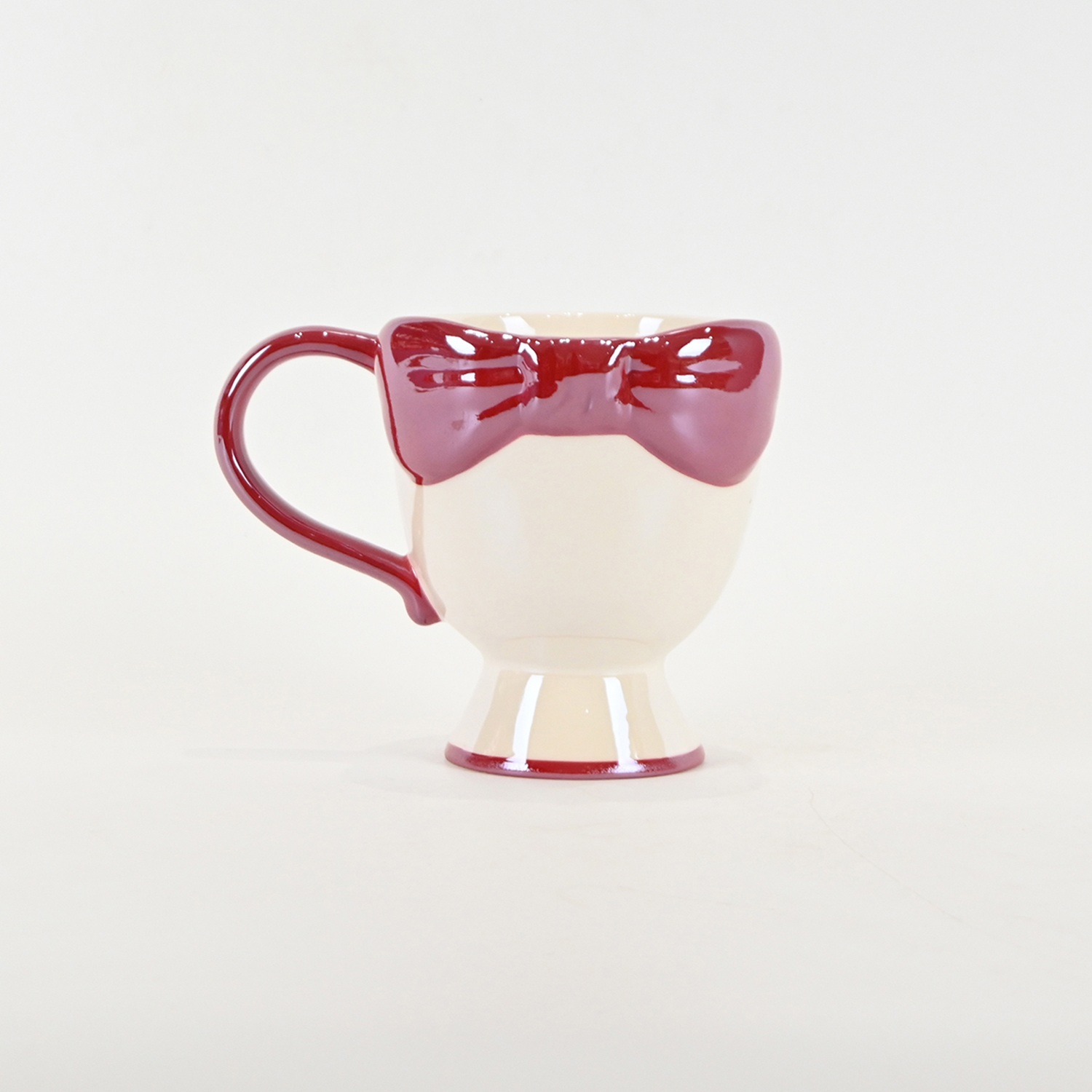 Bow Embossed Mug - red