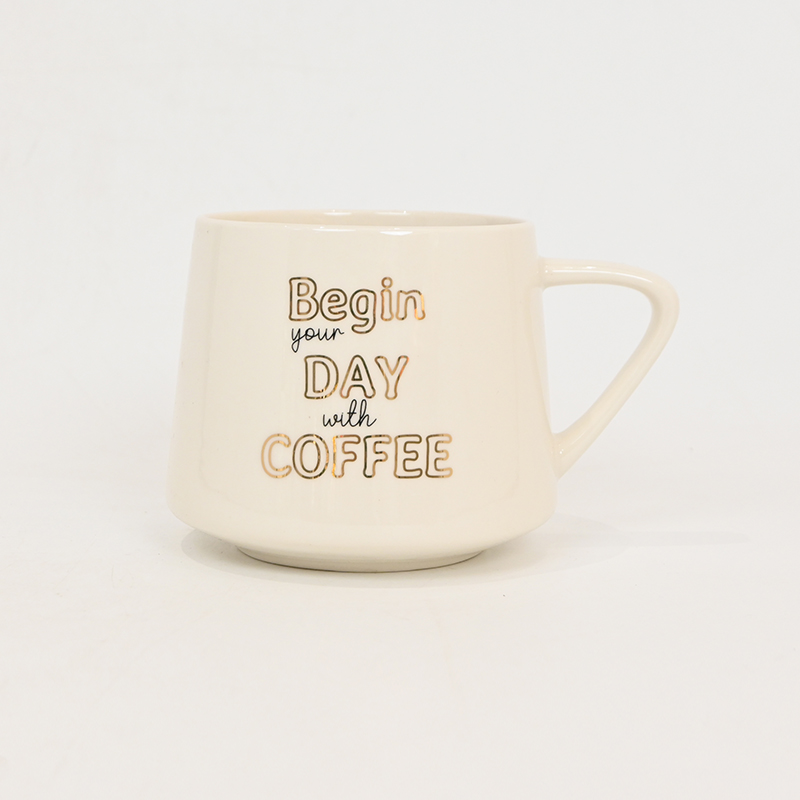  gold ceramic mug, minimalist coffee cup, gold accent mug, simple coffee mug, elegant coffee cup, gold drip mug, luxury daily drinkware, modern ceramic mug, artistic coffee mug