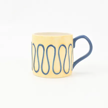 Happy Curve Mug-1
