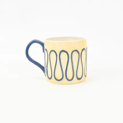 Happy Curve Mug-1