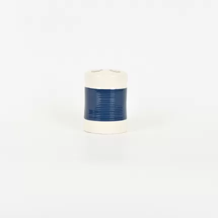 Thread Embossed Toothbrush Holder